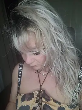 candy queeen online show from June 9, 2026, 10:10 pm