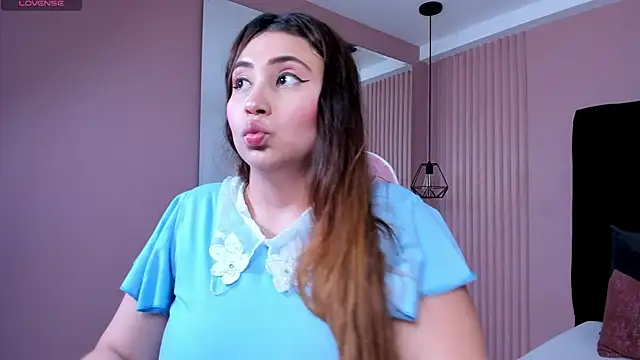 dulce santamaria online show from January 7, 2025, 10:30 pm