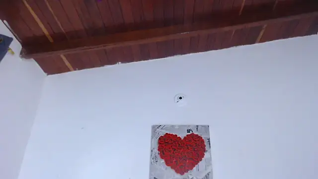 Amara Red online show from October 1, 2025, 11:16 am