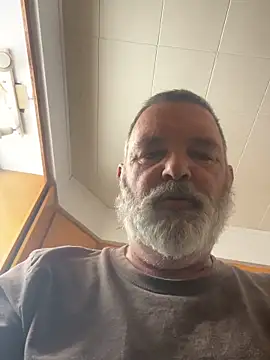 Snapshot of Frenchpoo chatting on February 16, 2026, 5:09 pm Frenchpoo online show from February 16, 2026, 5:09 pm