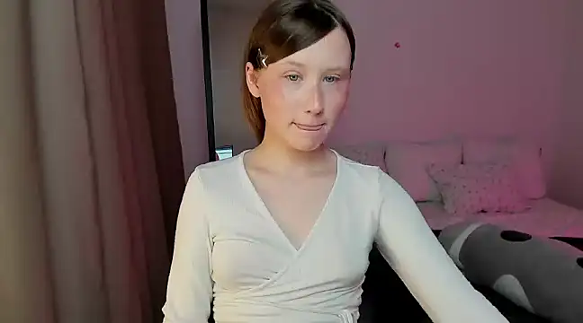 Snapshot of Stella_Sunny chatting on December 19, 2024, 7:18 pm Stella Sunny online show from December 19, 2024, 7:18 pm