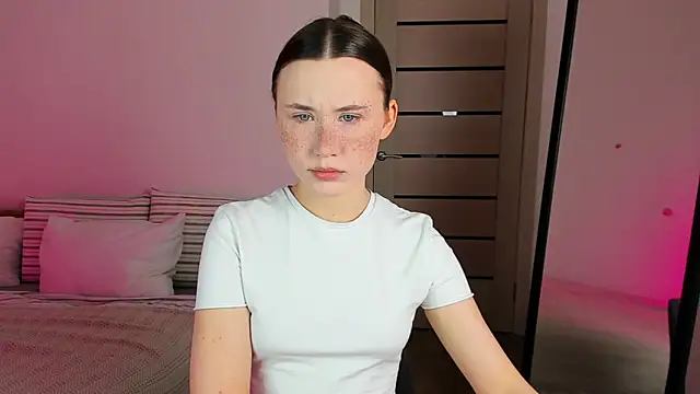 Snapshot of Stella_Sunny chatting on September 14, 2025, 3:27 am Stella Sunny online show from September 14, 2025, 3:27 am