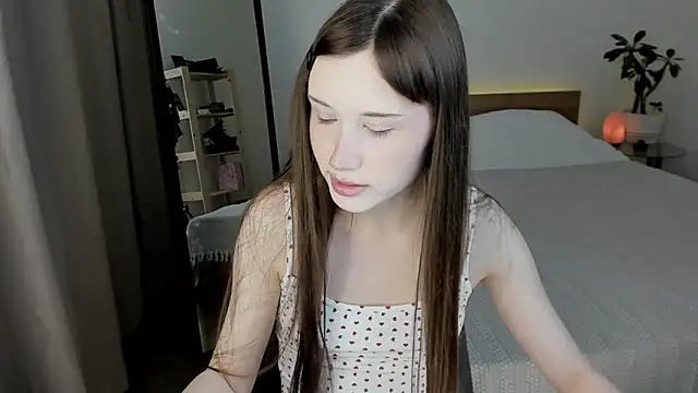 Snapshot of Stella_Sunny chatting on July 8, 2026, 12:48 am Stella Sunny online show from July 8, 2026, 12:48 am