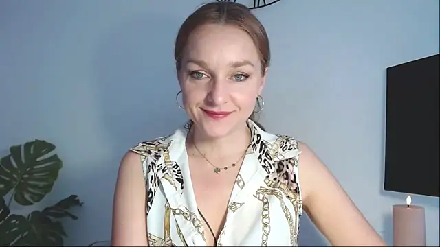 Snapshot of AliciaDesire chatting on March 12, 2026, 6:52 am AliciaDesire online show from March 12, 2026, 6:52 am
