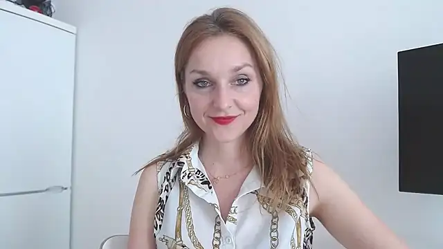 Snapshot of AliciaDesire chatting on March 31, 2026, 2:17 pm AliciaDesire online show from March 31, 2026, 2:17 pm