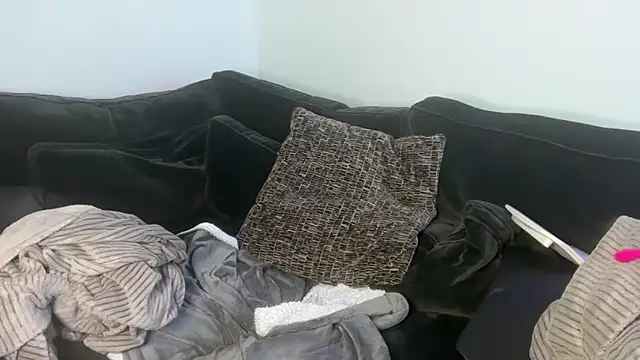 redxxxvixen online show from February 5, 2025, 4:16 am