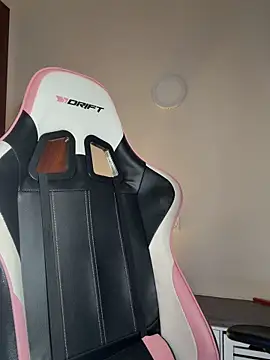 Adriennesexxx online show from March 7, 2026, 10:07 pm