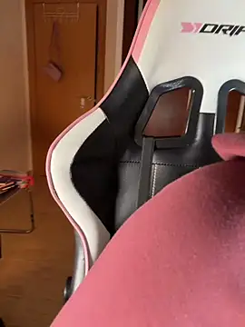 Adriennesexxx online show from March 26, 2026, 6:13 pm