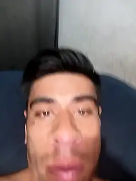 Snapshot of Cuessy chatting on April 8, 2026, 5:40 am Cuessy online show from April 8, 2026, 5:40 am