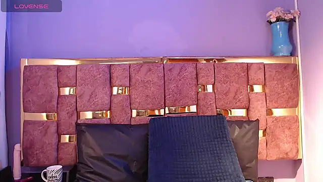 ling ling24 online show from February 12, 2025, 3:40 am