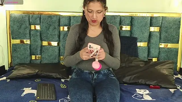 dakota guirl online show from January 17, 2025, 6:04 am