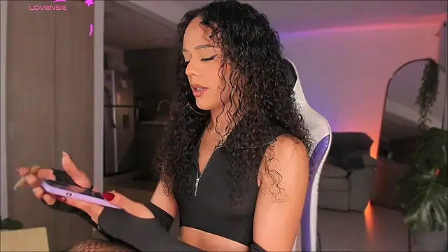  Miss Anna  online show from May 27, 2026, 1:57 am