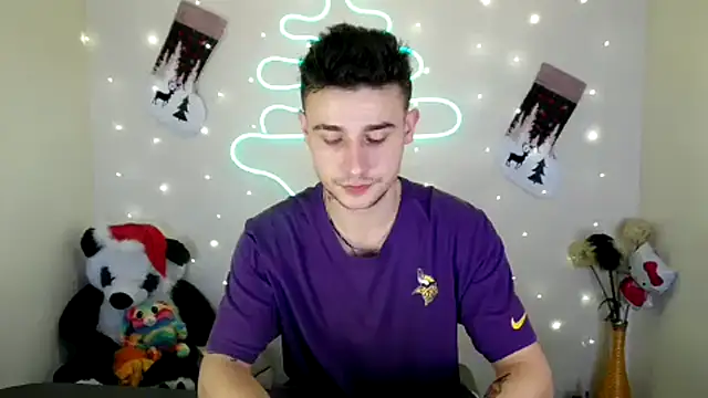 Snapshot of Mike_severi2 chatting on December 26, 2024, 8:18 am Mike severi2 online show from December 26, 2024, 8:18 am