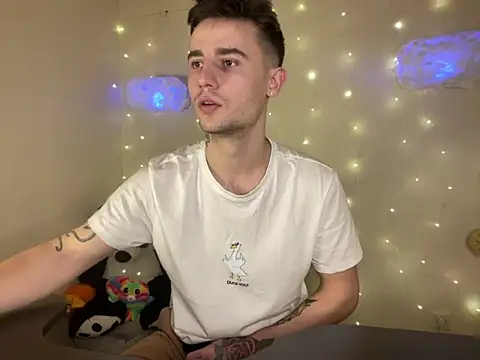 Snapshot of Mike_severi2 chatting on February 4, 2025, 12:22 pm Mike severi2 online show from February 4, 2025, 12:22 pm