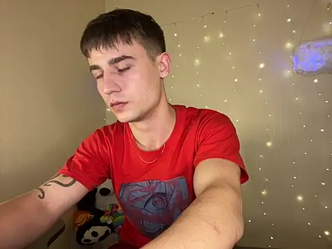 Snapshot of Mike_severi2 chatting on February 12, 2025, 12:12 pm Mike severi2 online show from February 12, 2025, 12:12 pm