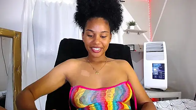 Snapshot of Hillary_queen chatting on December 11, 2024, 3:26 pm Hillary queen online show from December 11, 2024, 3:26 pm