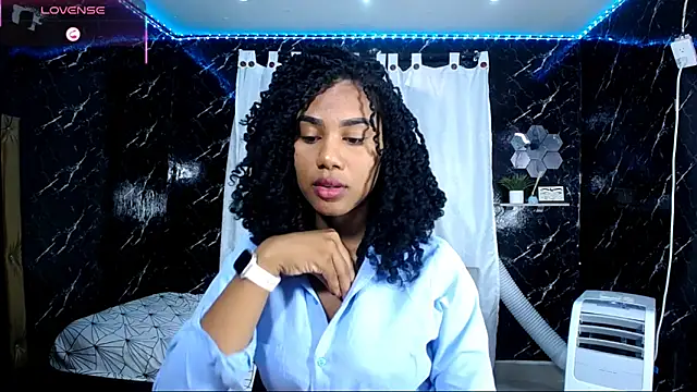 Snapshot of Hillary_queen chatting on September 12, 2025, 12:38 pm Hillary queen online show from September 12, 2025, 12:38 pm