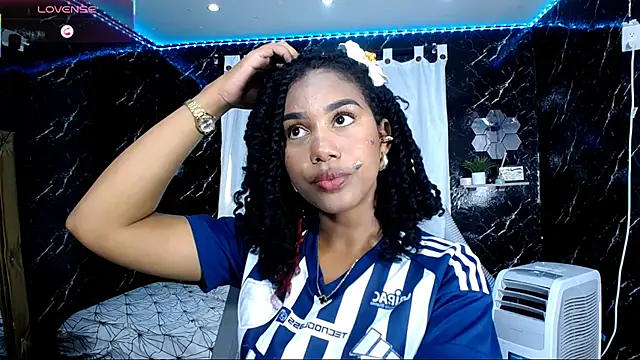 Snapshot of Hillary_queen chatting on September 29, 2025, 12:43 pm Hillary queen online show from September 29, 2025, 12:43 pm