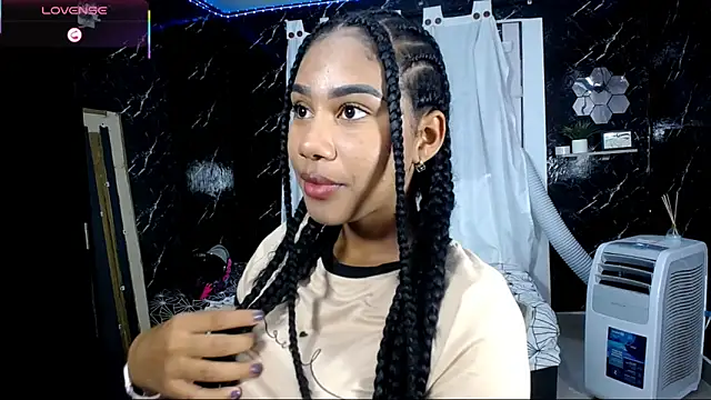 Snapshot of Hillary_queen chatting on October 15, 2025, 12:38 pm Hillary queen online show from October 15, 2025, 12:38 pm