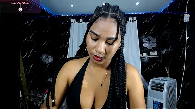 Snapshot of Hillary_queen chatting on October 18, 2025, 12:50 pm Hillary queen online show from October 18, 2025, 12:50 pm