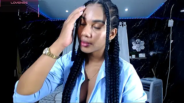 Snapshot of Hillary_queen chatting on October 19, 2025, 1:01 pm Hillary queen online show from October 19, 2025, 1:01 pm