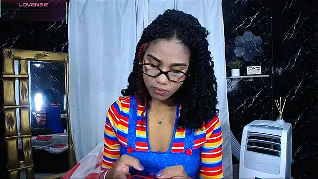 Snapshot of Hillary_queen chatting on November 1, 2025, 12:29 pm Hillary queen online show from November 1, 2025, 12:29 pm