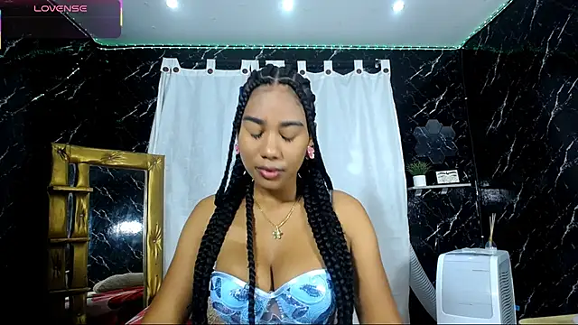 Snapshot of Hillary_queen chatting on November 26, 2025, 12:17 pm Hillary queen online show from November 26, 2025, 12:17 pm