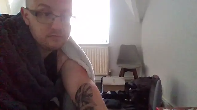 666closetbiboy online show from April 11, 2026, 5:28 pm