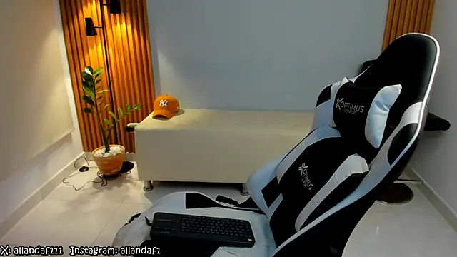 Snapshot of dafboy1 chatting on January 25, 2025, 12:48 am dafboy1 online show from January 25, 2025, 12:48 am