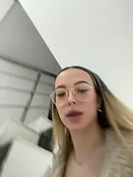 Snapshot of KylieJoyce chatting on January 12, 2025, 5:03 am KylieJoyce online show from January 12, 2025, 5:03 am