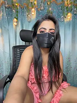 Snapshot of Monabby97 chatting on January 5, 2026, 5:27 pm Monabby97 online show from January 5, 2026, 5:27 pm