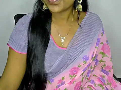 Snapshot of shila20 chatting on March 19, 2025, 11:28 am shila20 online show from March 19, 2025, 11:28 am