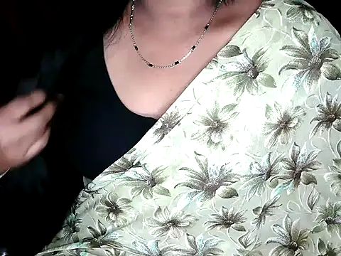 Snapshot of shila20 chatting on October 19, 2025, 5:46 pm shila20 online show from October 19, 2025, 5:46 pm