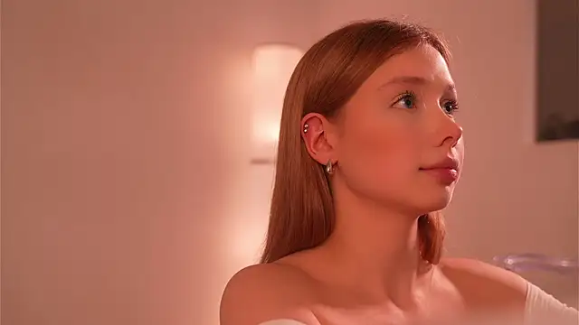 Snapshot of april_blush chatting on March 9, 2025, 6:21 pm april blush online show from March 9, 2025, 6:21 pm