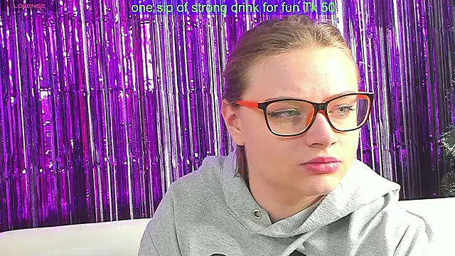 Snapshot of Seductive_She_Wolf chatting on December 31, 2024, 12:21 am Seductive She Wolf online show from December 31, 2024, 12:21 am