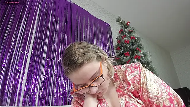 Snapshot of Seductive_She_Wolf chatting on January 14, 2025, 5:01 pm Seductive She Wolf online show from January 14, 2025, 5:01 pm