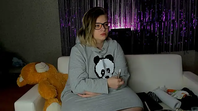 Snapshot of Seductive_She_Wolf chatting on February 20, 2025, 4:07 am Seductive She Wolf online show from February 20, 2025, 4:07 am