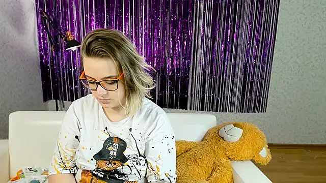 Snapshot of Seductive_She_Wolf chatting on March 1, 2025, 5:31 am Seductive She Wolf online show from March 1, 2025, 5:31 am
