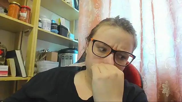 Seductive She Wolf online show from June 3, 2026, 2:58 am