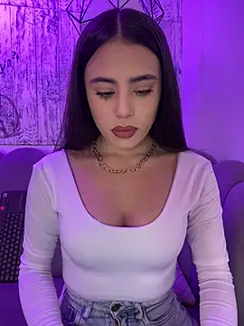 AbyThompson online show from October 28, 2025, 12:19 pm