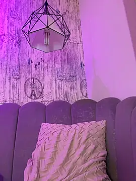 AbyThompson online show from April 6, 2026, 8:10 pm