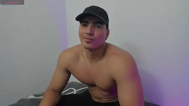 JamesGraay online show from December 13, 2025, 7:53 pm