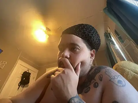 chubbydominican online show from February 19, 2025, 6:43 pm