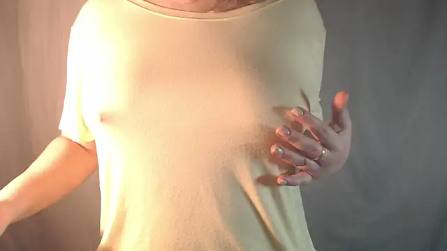 Snapshot of 1BECHA1 chatting on February 11, 2026, 9:47 am 1BECHA1 online show from February 11, 2026, 9:47 am