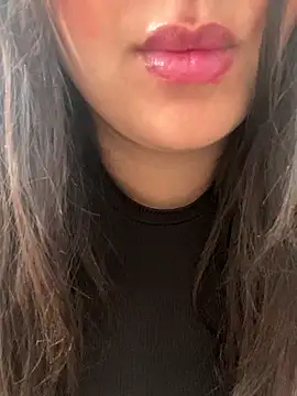 yassminsexy22 online show from September 25, 2025, 9:35 am