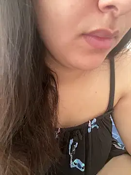 yassminsexy22 online show from October 25, 2025, 12:56 pm