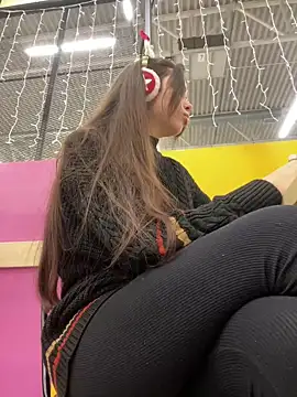 Snapshot of pantyless chatting on December 11, 2024, 11:21 pm pantyless online show from December 11, 2024, 11:21 pm