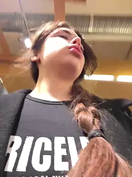 Snapshot of pantyless chatting on September 15, 2025, 11:27 pm pantyless online show from September 15, 2025, 11:27 pm