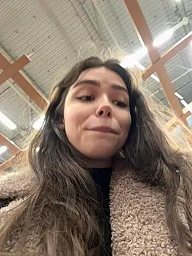 Snapshot of pantyless chatting on February 4, 2026, 12:27 am pantyless online show from February 4, 2026, 12:27 am