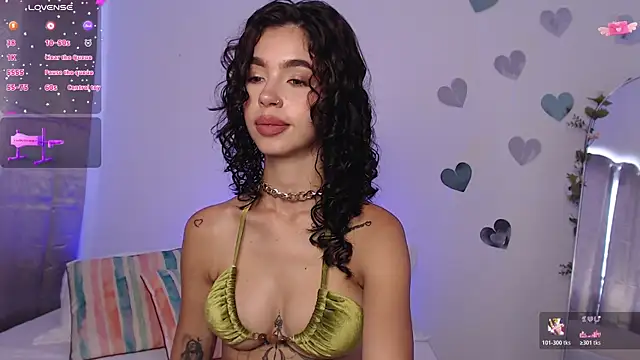 Snapshot of MarianaSnake chatting on February 17, 2026, 9:43 pm MarianaSnake online show from February 17, 2026, 9:43 pm